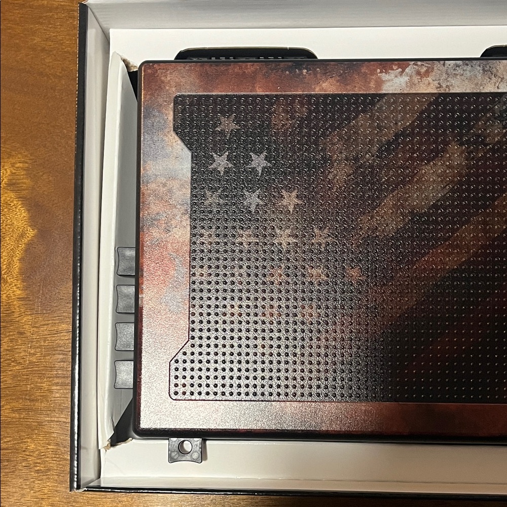 StopBox Pro Rustic Flag Edition - Picture 6 of 8